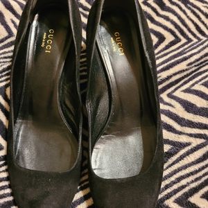 GUCCI Black Suede Pumps - Size 40